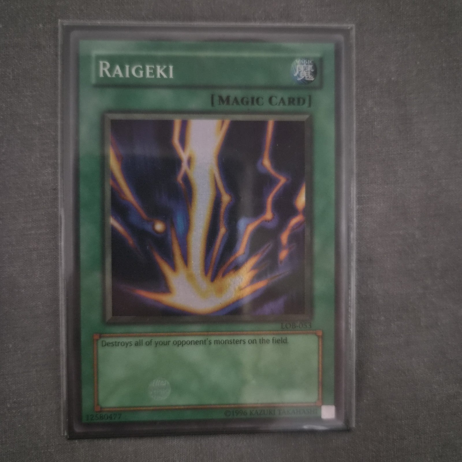 Yu-Gi-Oh! TCG Raigeki Legend of Blue Eyes White Dragon LOB-053 1st Edition Super