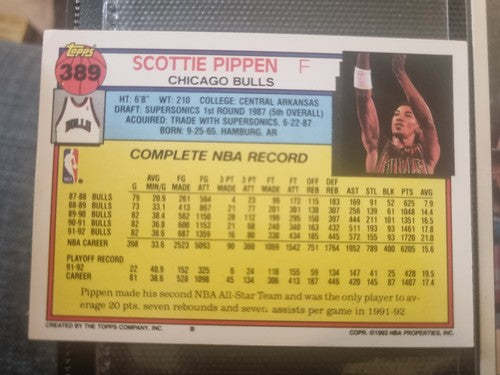 1992-93 NBA TOPPS "SCOTTIE PIPPEN" BASKETBALL TRADING CARD - V/Good Condition